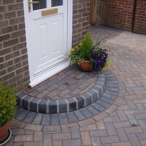 Block Paving Half Moon Step: Click Here To View Larger Image